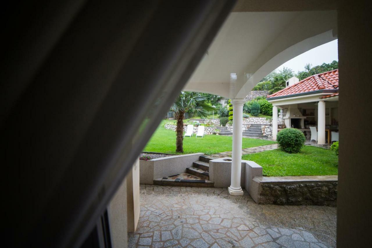 Apartments Villa Majda Matulji Exterior foto